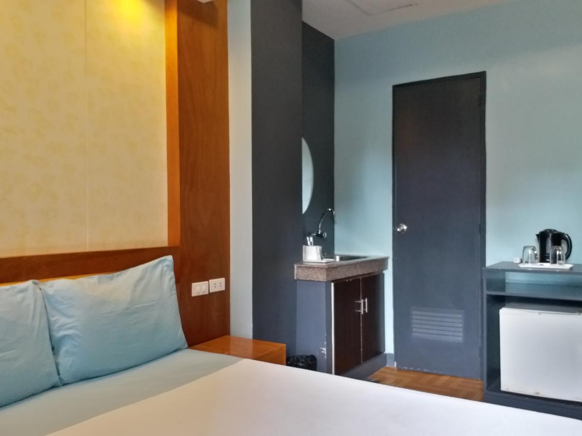 Leesons Residences Манила Экстерьер фото